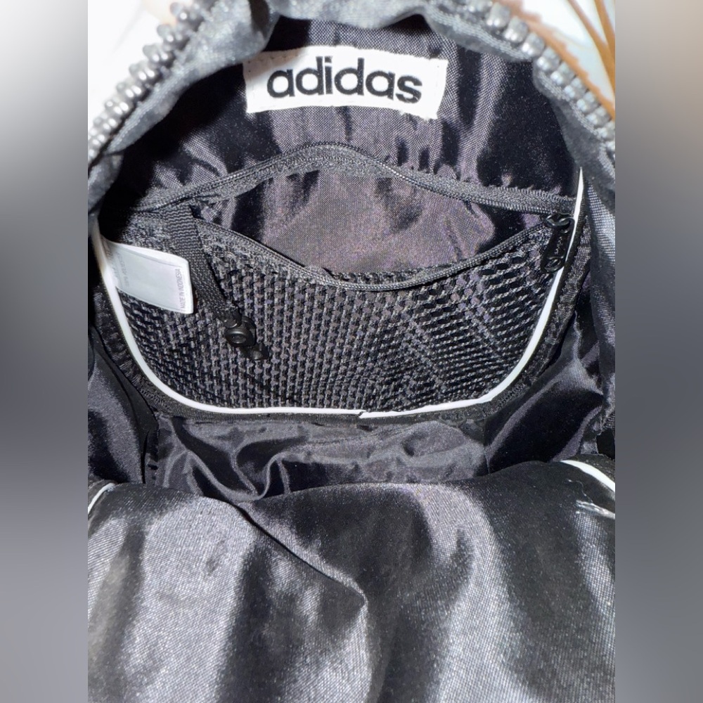 Adidas Small Mini backpack Light gray Adjustable straps Pockets Zip closure - Picture 5 of 6